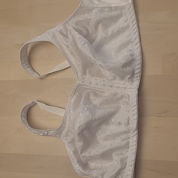 NWOT Just my Size by Hanes D50/115 White Hook Front Closure Bra - Picture 3 of 14